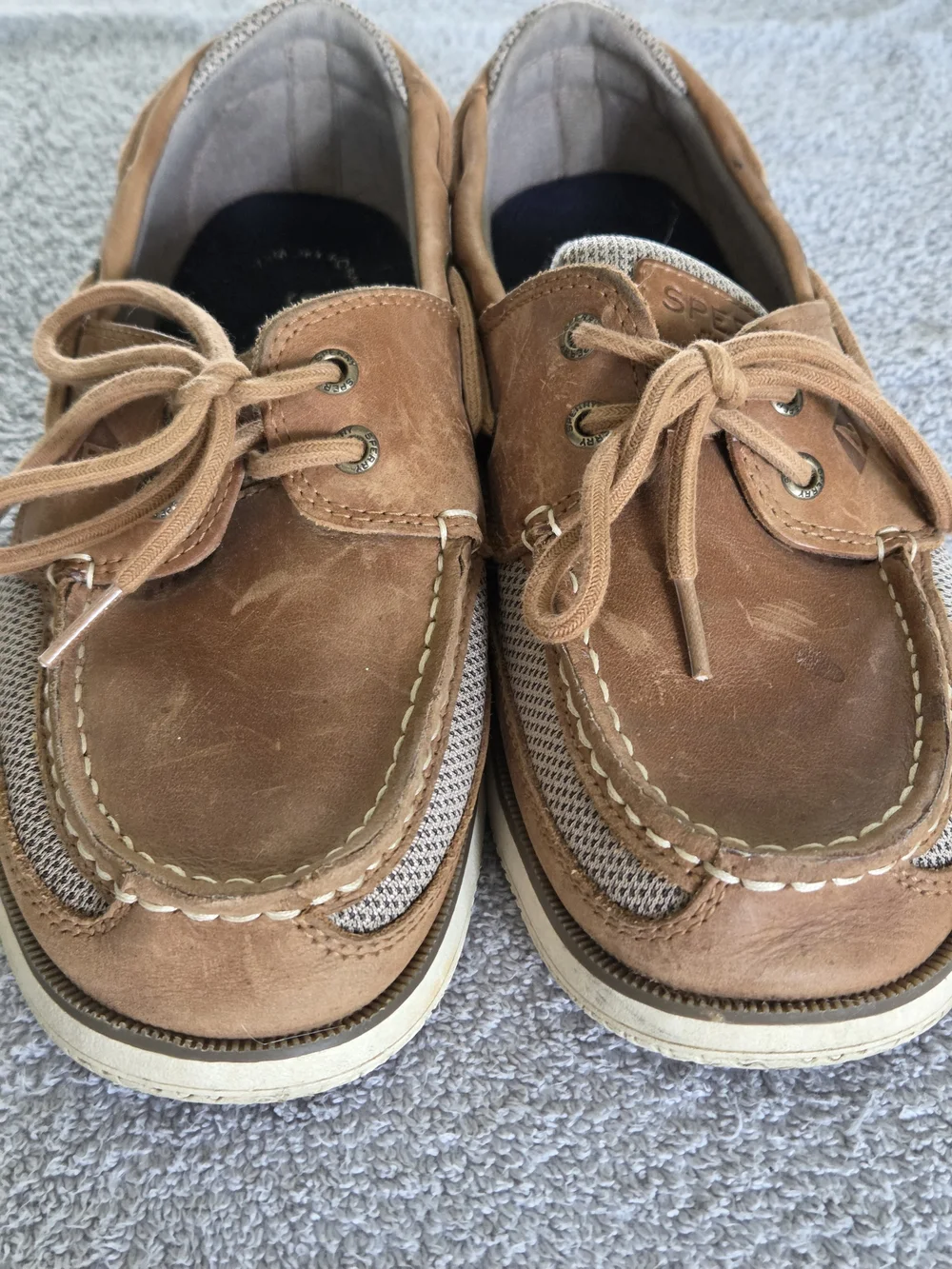 Sperry Men's Chestnut Leather Deck Shoes with Laces. Size 8.5